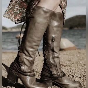 Freebird Boots Lace up Coal Women’s 10